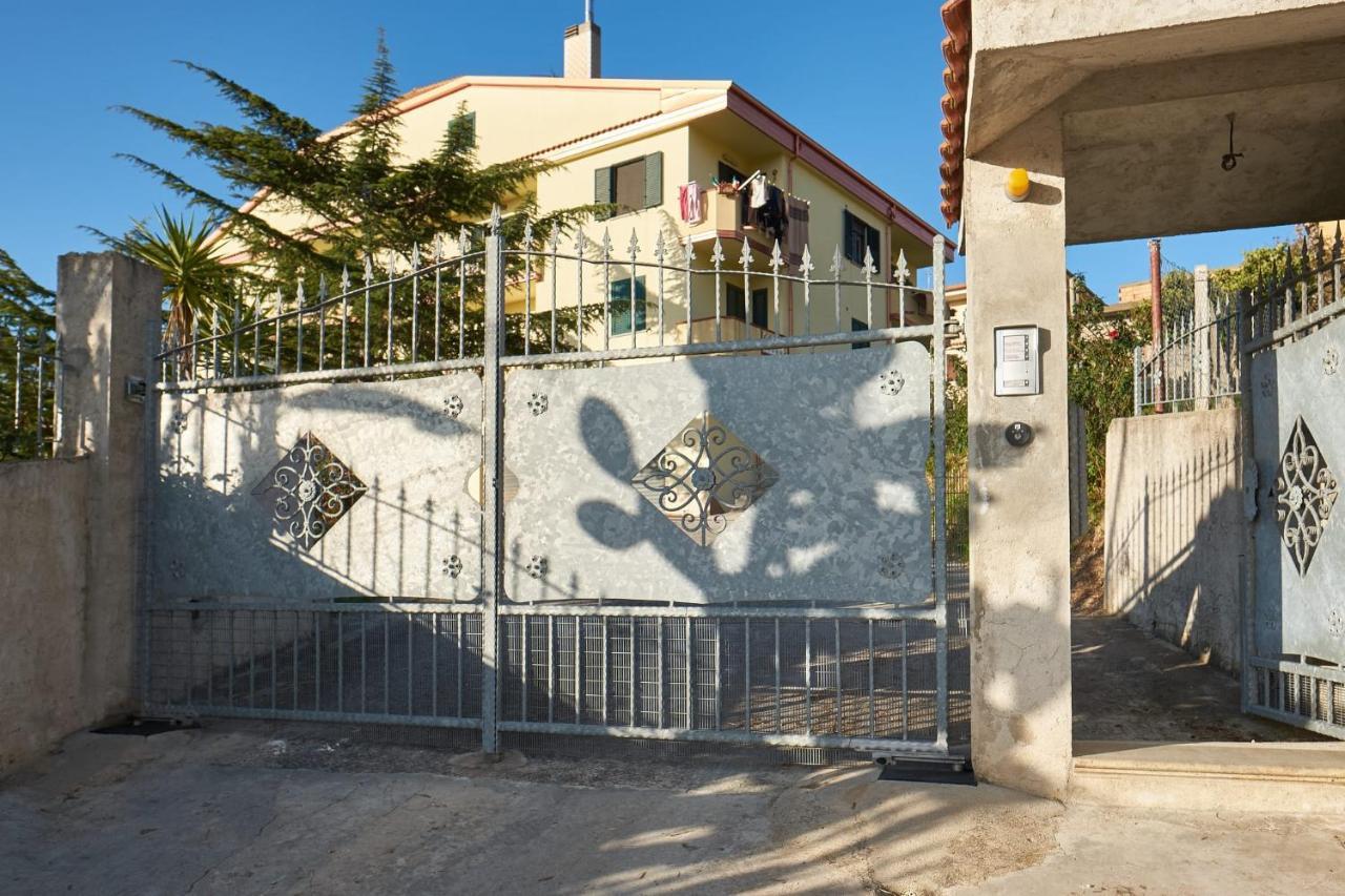 Bouganville House - Casa Vacanze Triparni Exteriér fotografie